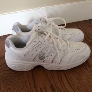 K-Swiss women’s white tennis shoes